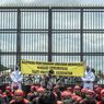 Menaker Sebut Pencairan JHT Kembali ke Aturan Lama, Ini Respons Buruh