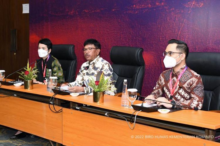 Menteri Komunikasi dan Informatika (Menkominfo) Johnny Gerard Plate menghadiri konferensi pers sidang kedua Digital Economy Working Group (DEWG) Presidensi Group of Twenty (G20) 2022 Indonesia di Yogyakarta, Rabu (18/5/2022).