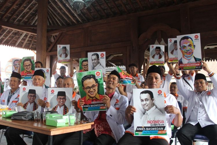 Partai Keadilan Sejahtera (PKS) Kabupaten Magelang, Jawa Tengah, menggelar deklarasi untuk mendukung Anies Baswedan menjadi calon presiden RI 2024, di Muntilan, Kabupaten Magelang, Minggu (18/9/2022).