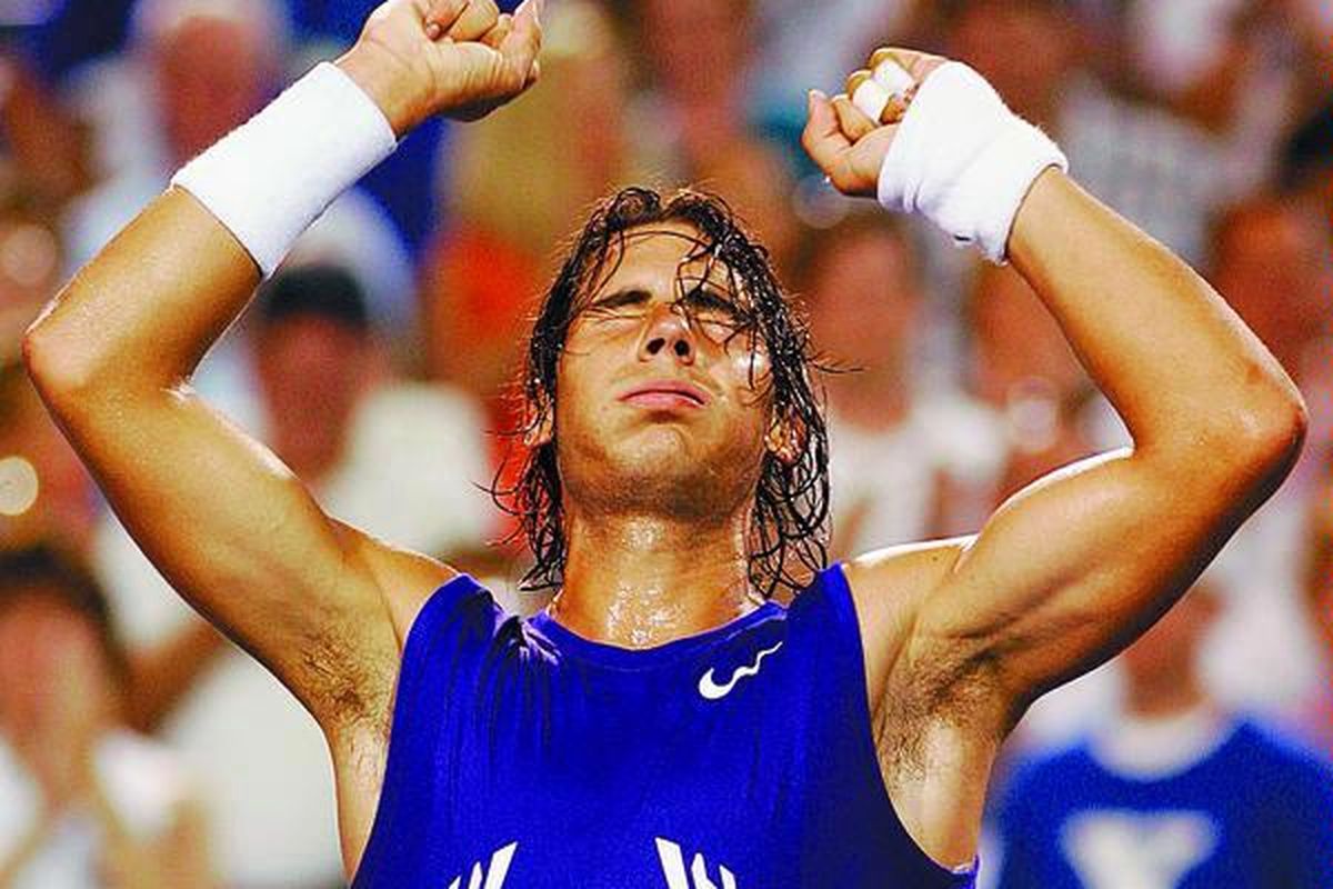 Rafael Nadal, dari Spanyol, menjadi petenis nomor satu dunia. 