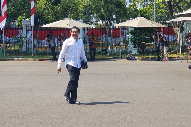 Abdul Halim Iskandar, kakak Ketua Umum Partai Kebangkitan Bangsa Muhaimin Iskandar, menyambangi Istana Kepresidenan, Jakarta, Selasa (22/10/2019). 