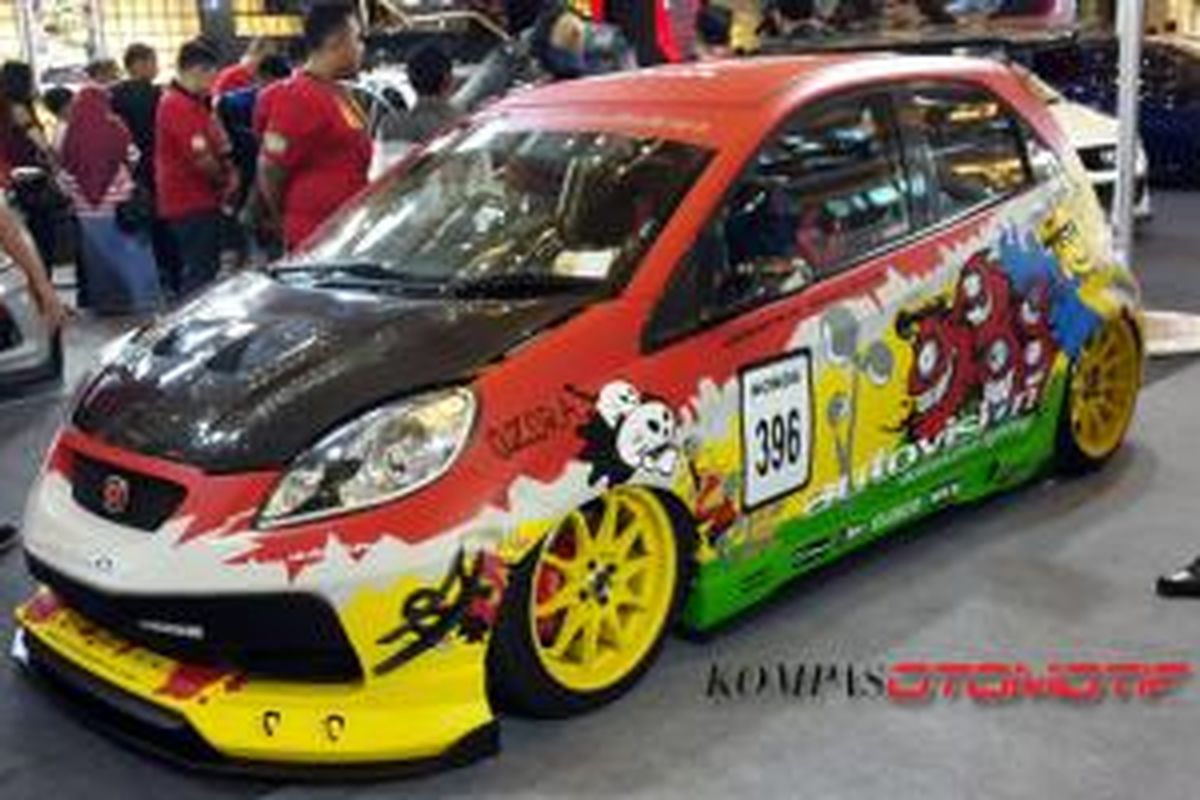 Honda Brio Satya milik peserta asal Bandung Riky Ahmad di Jazz Tuning Contest 2015.