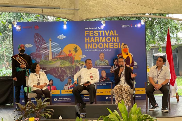 Kiki Aulia Ucup dari Boss Creator menjelaskan tentang Festival Harmoni Indonesia di kawasan Cilandak, Jakarta Selatan, baru-baru ini. 