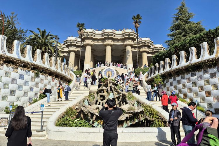 Ilustrasi Taman Guell di Barcelona, Spanyol.