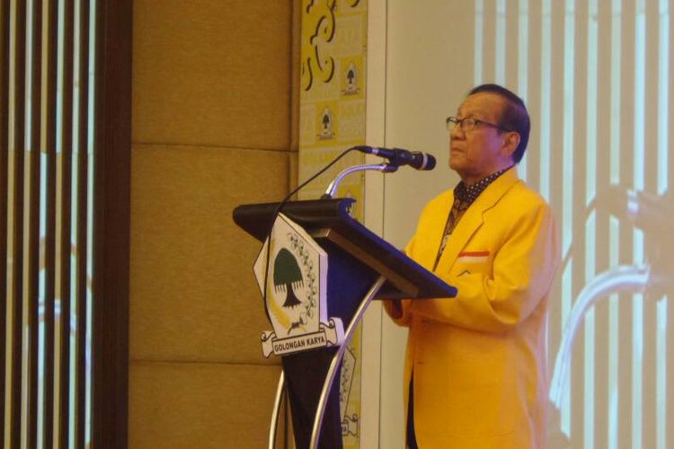 Wakil Ketua Dewan Kehormatan Partai Golkar Akbar Tandjung di Balilpapan, Kalimantan Timur, Senin (22/5/2017).