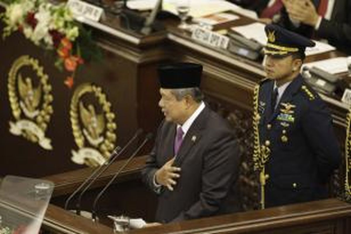 Presiden Susilo Bambang Yudhoyono memberikan pidato kenegaraan dalam Sidang Bersama DPR-RI dan DPD-RI, di Gedung MPR/DPR/DPR, Senayan, Jakarta, Jumat (15/8/2014). Dalam sidang bersama ini Presiden Susilo Bambang Yudhoyono akan menyampaikan pidato kenegaraan untuk terakhir kalinya dan dilanjutkan dengan Rancangan Undang-Undangan Anggaran Pendapatan dan Belanja Negara (RAPBN) 2015 disertai nota keuangan pada rapat paripurna pembukaan masa sidang I DPR untuk tahun sidang 2014 pada sore harinya.