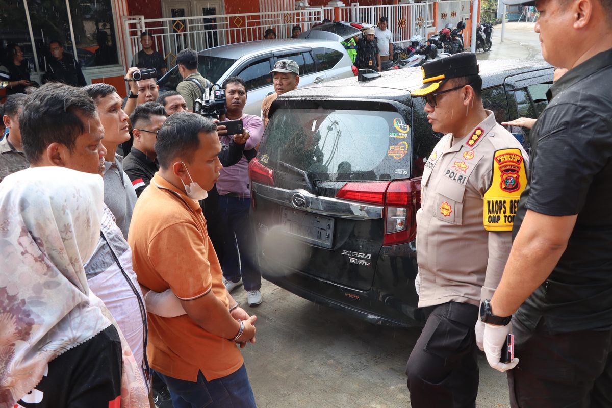 Polisi menangkap pria bernama Irza Dwi Cahyadi (30) yang merampok driver taksi online, Khairul Putra Harahap, di dekat Hotel Danau Toba, Jalan Imam Bonjol, Kota Medan pada Selasa (5/11/2024). 