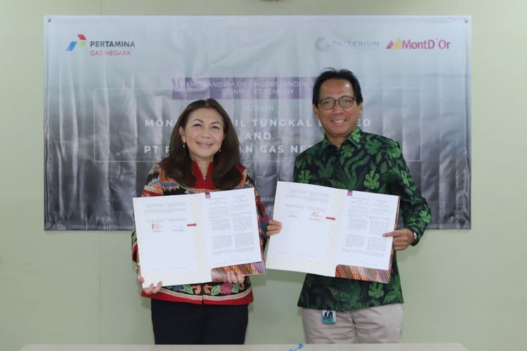 Direktur Komersial PGN Ratih Esti Prihatini dan General Manager MOTL Hendra Jaya menandatangani MoU untuk kerja sama dua pihak, Jumat (9/5/2025).