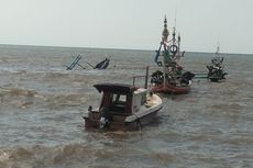 Cuaca Ekstrem, Perahu Nelayan Muncar Banyuwangi Tenggelam Dihantam Gelombang