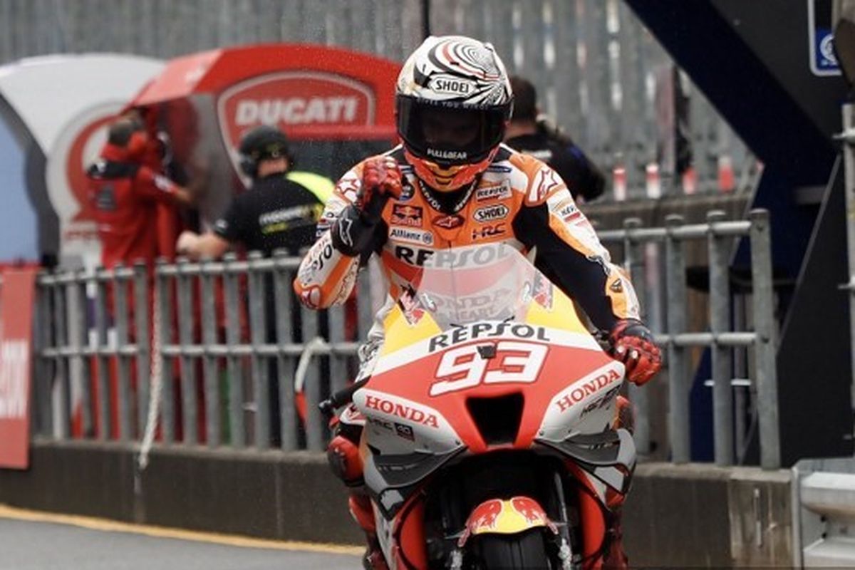 Pebalap Repsol Honda setelah berhasil meraih pole position atau posisi terdepan pada sesi kualifikasi MotoGP Jepang 2022 di Sirkuit Motegi, Prefektur Tochigi, Sabtu (24/9/2022) sore WIB. Terkini, Marc Marquez harus berjuang melalui Q1 untuk bisa lolos ke Q2 guna memperebutkan pole position MotoGP Thailand 2022. 