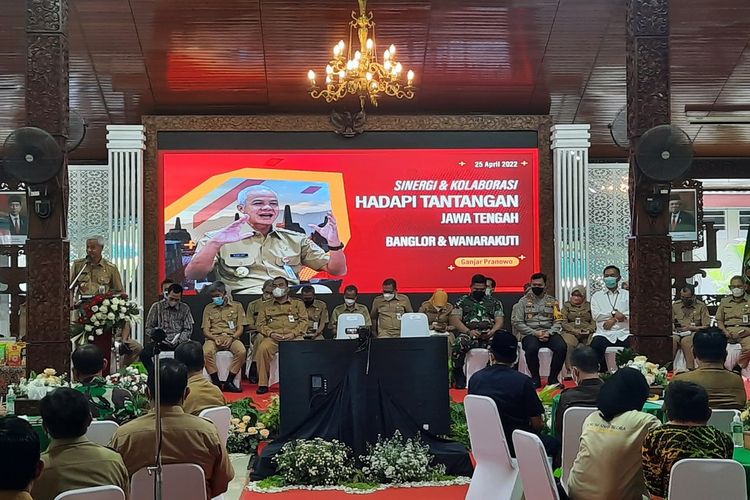 Gubernur Jawa Tengah, Ganjar Pranowo pada kegiatan Musrenbangwil di Pendopo Bupati Blora, Senin (25/4/2022)