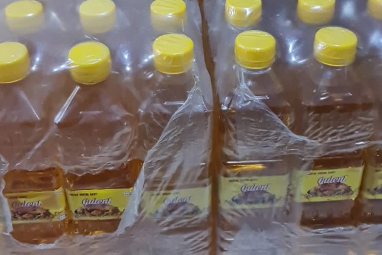 Satgas Pangan Polda Jawa Tengah menemukan ratusan liter minyak goreng kemasan yang diduga tidak memiliki izin edar. 