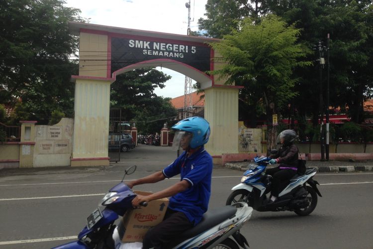 SMK Negeri 5 Semarang.