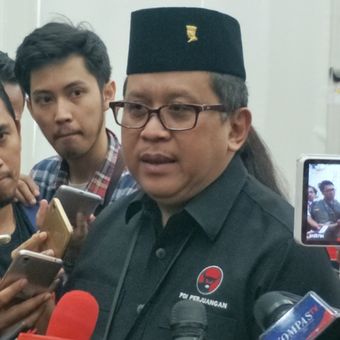 Sekjen Partai Demokrasi Indonesia Perjuangan (PDI-P) Hasto Kristiyanto saat ditemui di kantor DPP PDIP, Menteng, Jakarta Pusat, Rabu (18/4/2018). 