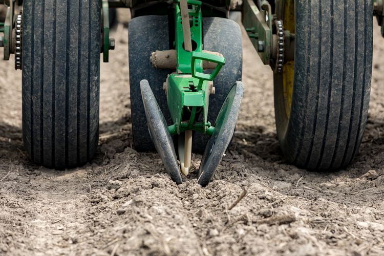 Ilustrasi alat tanam jagung