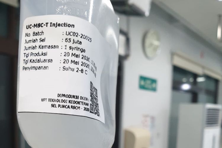 Produk sel punca mesenkimal tali pusat yang diproduksi di Laboratorium UPT Teknologi Kedokteran Sel Punca RSCM-FK UI-KF. Cairan infus berisi 65 juta sel punca mesenkimal ini diberikan kepada pasien Covid-19 sebagai salah satu pengobatan.