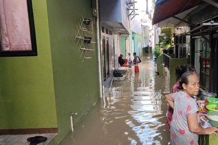 Permukiman warga Kebon Pala, Kelurahan Kampung Melayu, Kecamatan Jatinegara yang terdampak banjir luapan Kali Ciliwung, Senin (15/8/2022) 