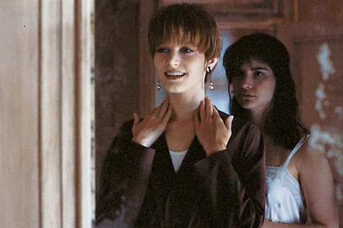 Sinopsis Single White Female, Film Thriller yang Tayang di Mola TV