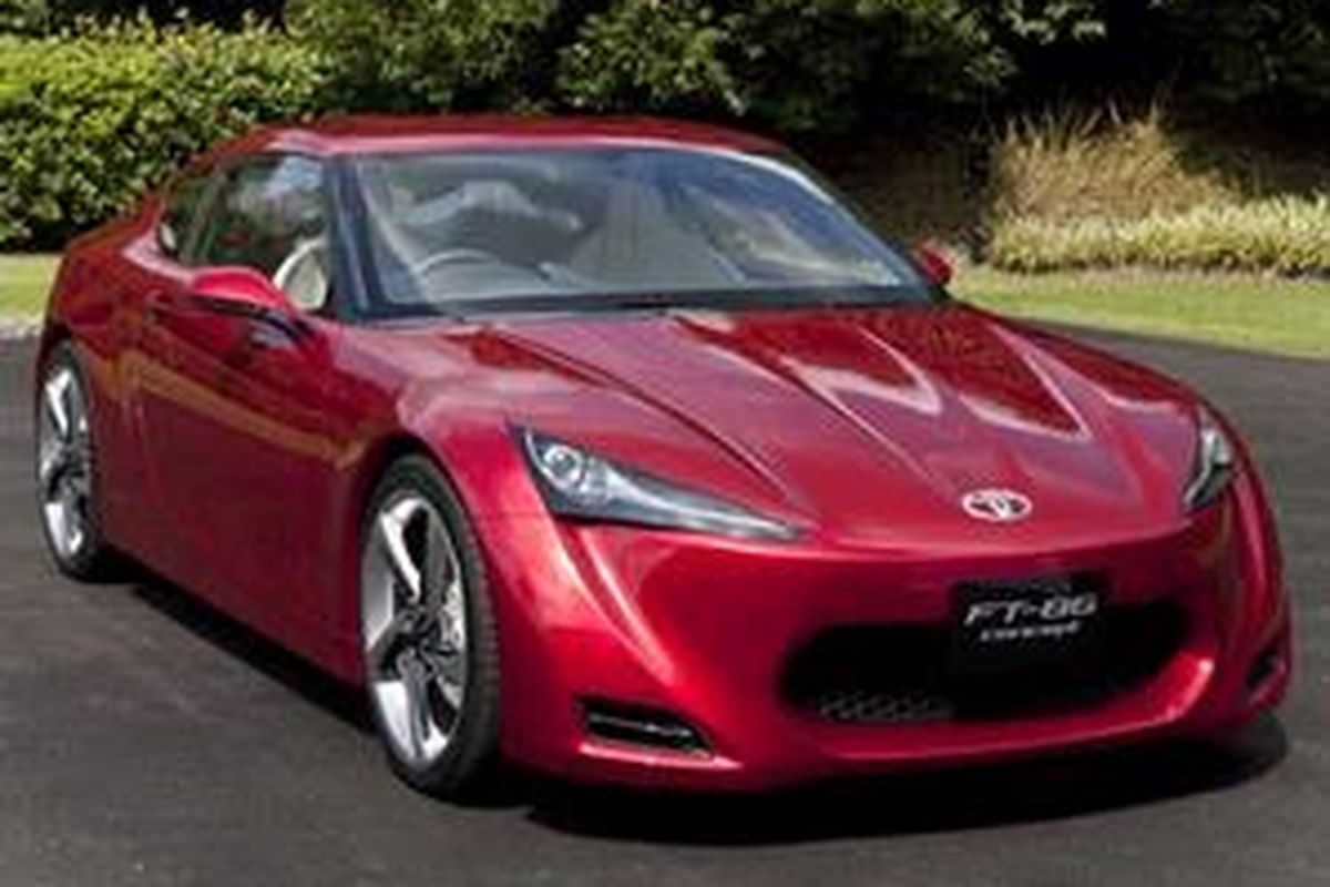 Mobil sport kompak Toyota bermesin boxer.