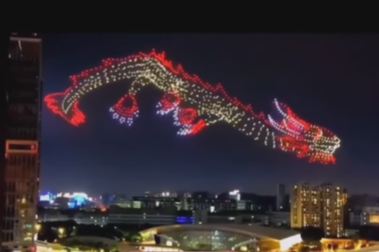 viral naga drone terbang di langit China