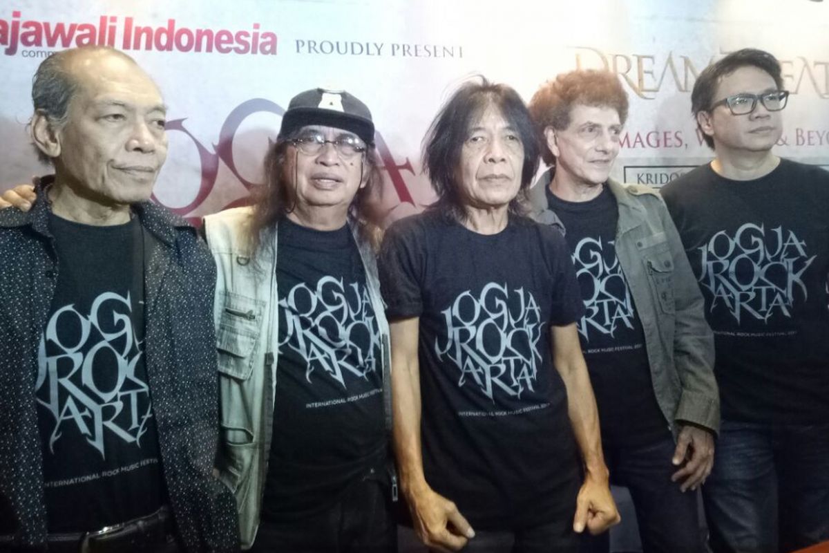 God Bless hadir dalam umpa pers JogjaROCKKarta di Hard Rock Cafe Jakarta, Jakarta Selatan, Rabu (30/8/2017).