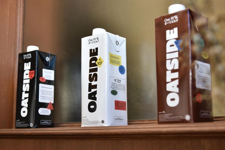 Susu oat milik Oatside yang diluncurkan pada Rabu (26/1/2022) di Jakarta. 