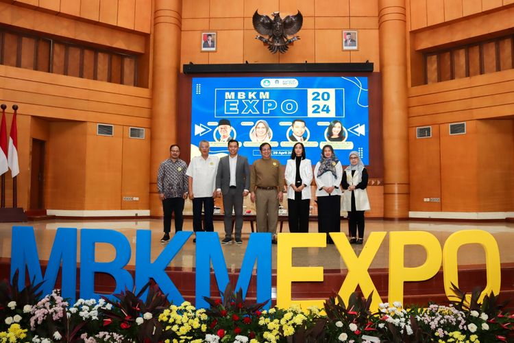 Universitas Terbuka (UT)  menyelenggarakan MBKM Expo untuk menyosialisasikan program MBKM dan meningkatkan partisipasi mahasiswa pada program sesuai minat dan bakat.