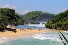 Gudang Rongsokan di Surabaya Terbakar, 4 Mobil Hangus