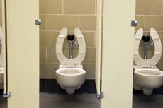 Memakai Alas Dudukan Toilet Tak Cegah Infeksi