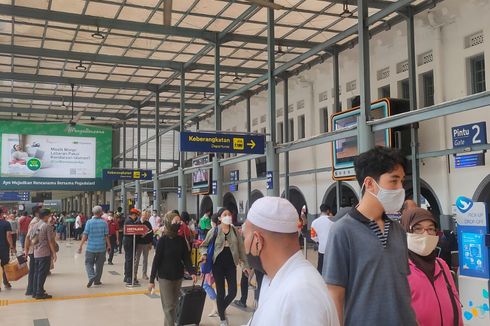 Libur Lebaran Berakhir, Volume Arus Balik Mudik di Stasiun Gambir dan Pasar Senen Melandai