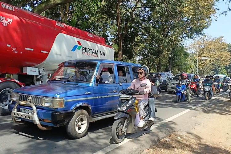 Jumlah Kendaraan di Nagreg Melonjak, Puncak Arus Mudik Diprediksi Terjadi Malam Ini