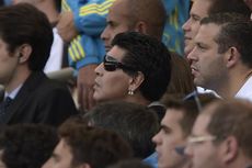 Maradona Acungkan Jari Tengah kepada Presiden AFA