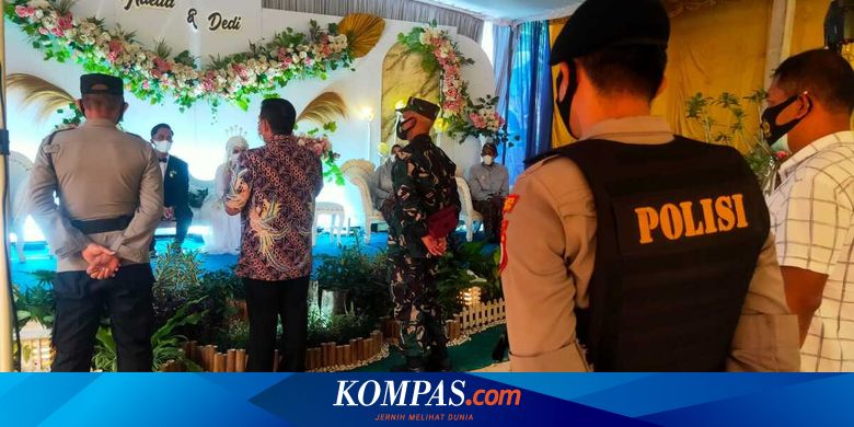 Menikah di KUA, Wali dan Pengantin Perempuan Positif Covid-19 Terpaksa Menunggu di Dekat Gerbang - Vimarsana News