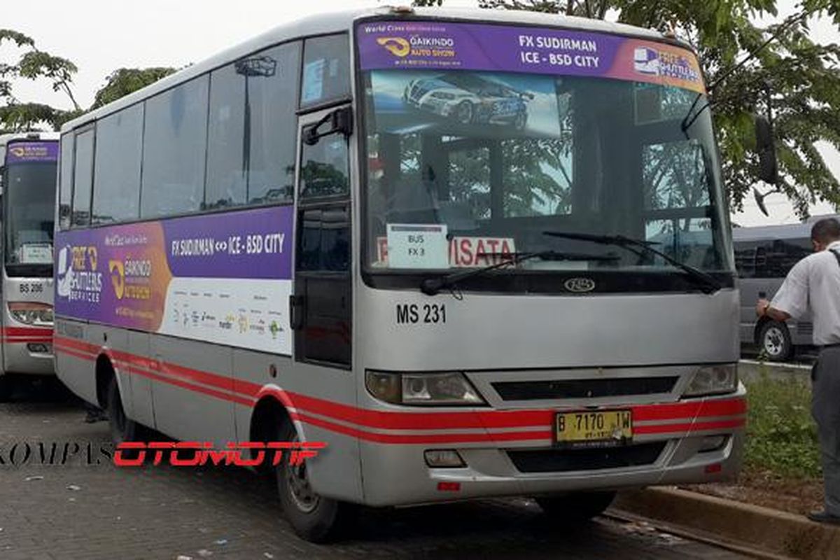 Shuttle Bus di GIIAS 2016.