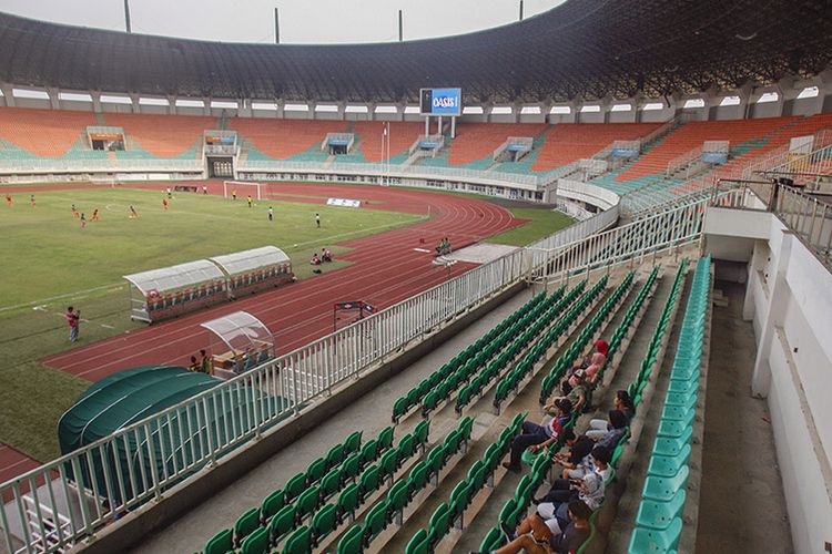 Suasana Stadion Pakansari di  Cibinong, Kabupaten Bogor, Jawa Barat, Selasa  (29/10/2019). Stadion Pakansari menjadi salah satu dari 10 stadion yang diajukan PSSI pada FIFA sebagai penyelenggara Piala Dunia U-20 pada 2021 mendatang.