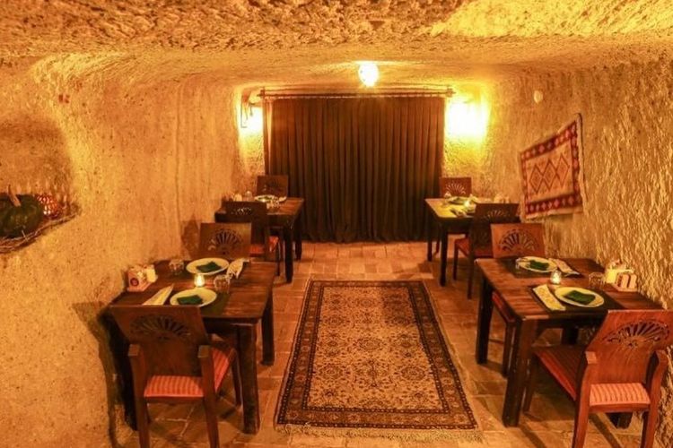 Inci Cave Restaurant Goreme. Salah satu restoran dalam gua di Kapadokia, Turki. 