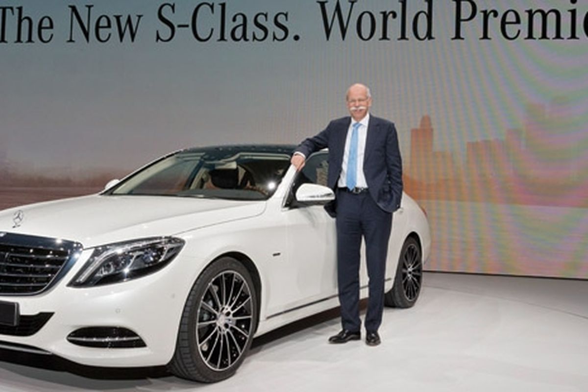 Dr Dieter Zetcshe, Bos Mercedes-Benz memperkenalkan All-New S-Class