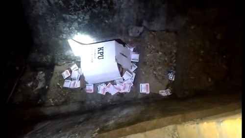 Pendukung Caleg di SBB Rampas dan Buang Kotak Suara dari 5 TPS