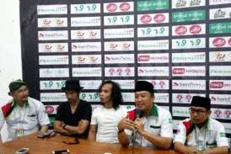 Menpora Imam Nahrawi meminta agar PSSI juga melihat potensi para pemain muda yang berkompetisi di Liga Santri Nusantara.