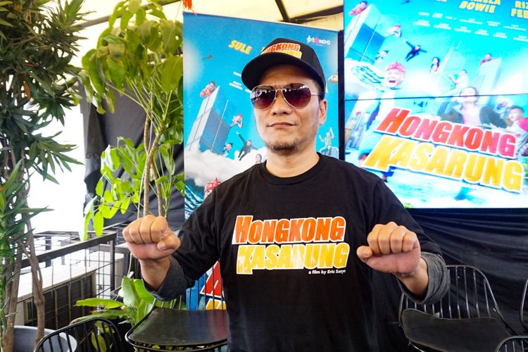 Rapper Iwa Kusuma atau Iwa K diabadikan di Senayan City, Jakarta Pusat, Senin (12/2/2018).