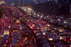 Tol Dalam Kota Tergenang, Lalu Lintas Arah Bandara Macet