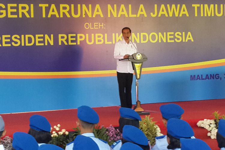 Presiden Joko Widodo saat meresmikan SMA Negeri Taruna Nala Jawa Timur di Kelurahan Tlogowaru, Kota Malang, Jawa Timur, Sabtu (3/6/2017)