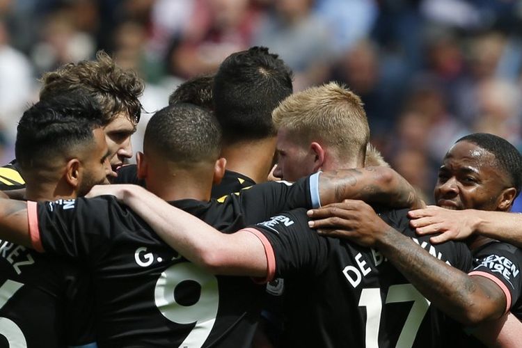 Para pemain Manchester City merayakan gol Raheem Sterling pada laga West Ham United vs Man City di Stadion London, 10 Agustus 2019. 