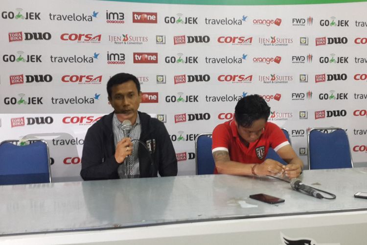 Pelatih Bali United Widodo Cahyono Putro saat konferensi pers usai dikalahkan Arema FC 0-2 di Stadion Gajayana, Kota Malang, Sabtu (17/6/2017).