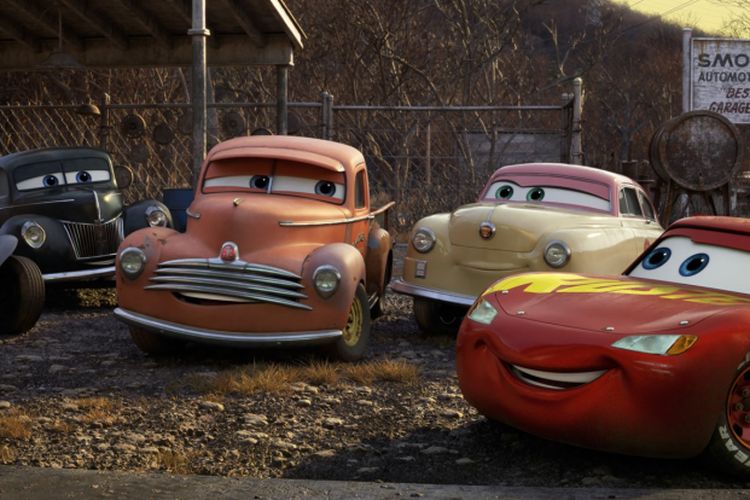 Dalam film animasi Cars 3, Ligthning McQueen tak lagi secepat dulu.