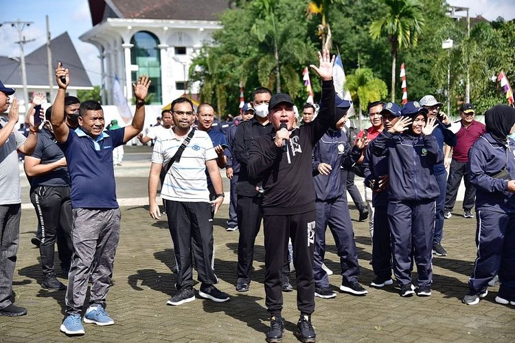 Gubernur Sumatera Utara (Sumut) Edy Rahmayadi membuka Pekan Olahraga Daerah (Porda) Korpri Sumut tahun 2022 di Lapangan Astaka, Jalan Pancing, Willem Iskandar,  Deliserdang, Rabu (16/11/2022). 