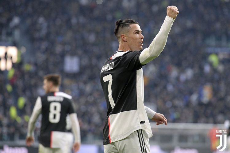 Penyerang Juventus, Cristiano Ronaldo, saat melawan Cagliari dalam lanjutan Serie A Liga Italia, Senin (6/1/2020).