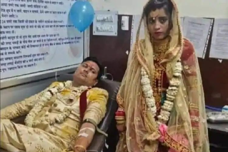 Unggahan dari seorang polisi Uttar Pradesh, India, bernama Ashish Mishra memerlihatkan pasangan yang baru menikah melakukan donor darah untuk menyelamatkan nyawa seorang gadis.