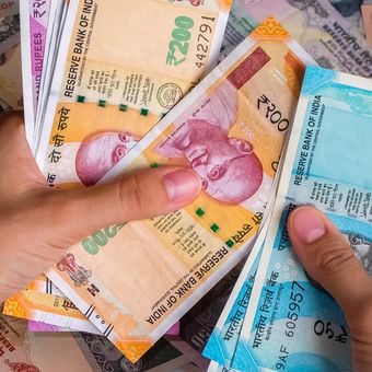 Ilustrasi mata uang rupee India. 