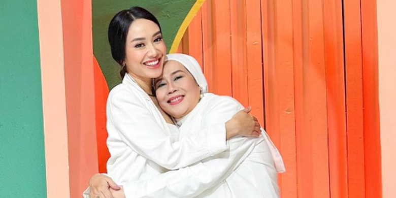Merdianti dan Dewi Yull